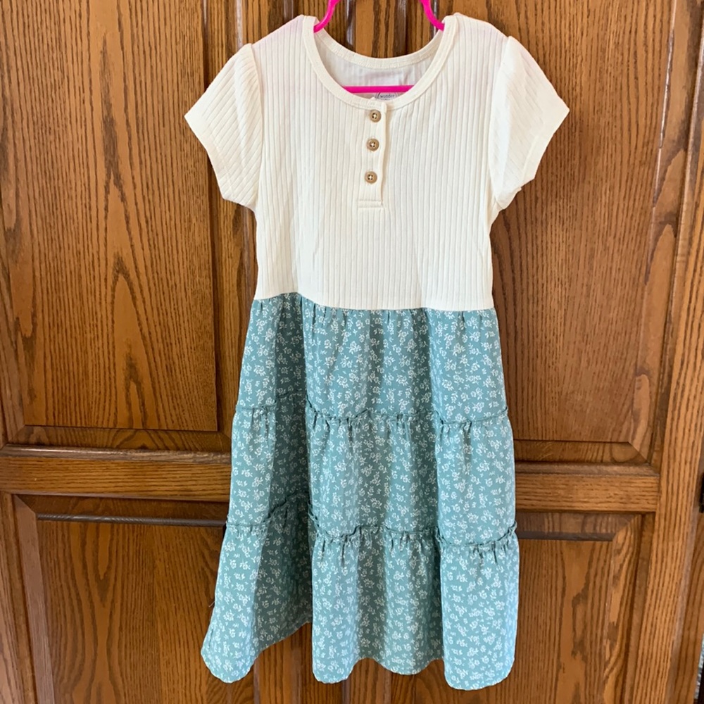 Girls dress